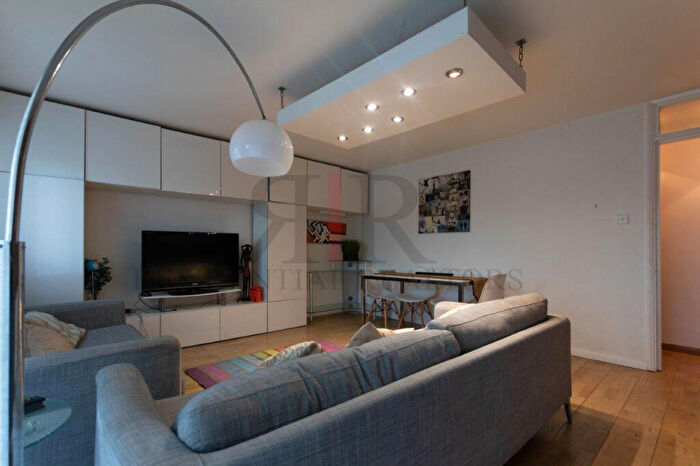 2 Bedroom Apartment To Rent In Oakley Road, London, N1