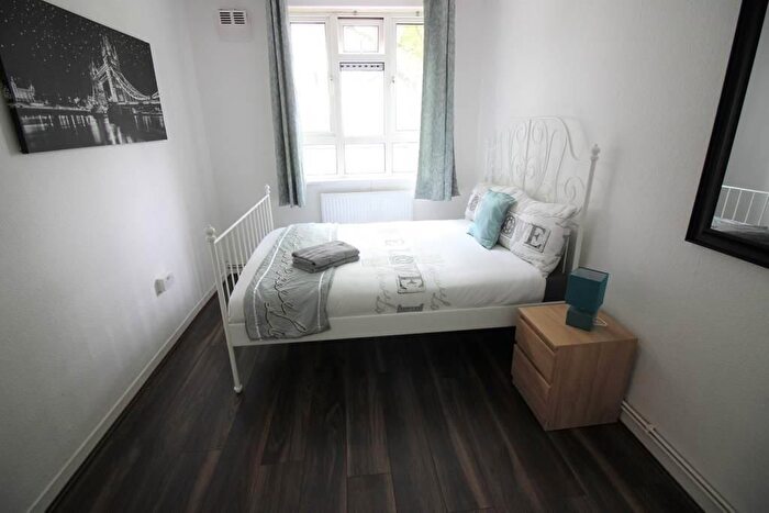3 Bedroom Semi-Detached House For Sale In Forest View Road, London, Greater London, E17