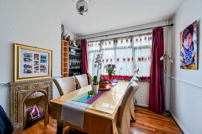 4 Bedroom Semi-Detached House To Rent In Westhorne Avenue, Eltham, London, SE9