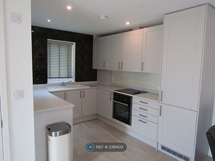 2 Bedroom Semi-Detached House To Rent In Grandstand Avenue, Salford, M6