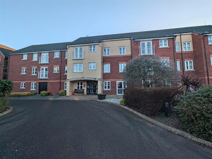 1 Bedroom Flat For Sale In Fairweather Court, Darlington, DL3