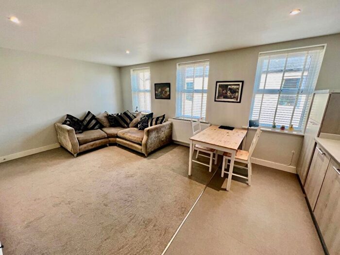 1 Bedroom Flat To Rent In Station Road, Desborough, NN14