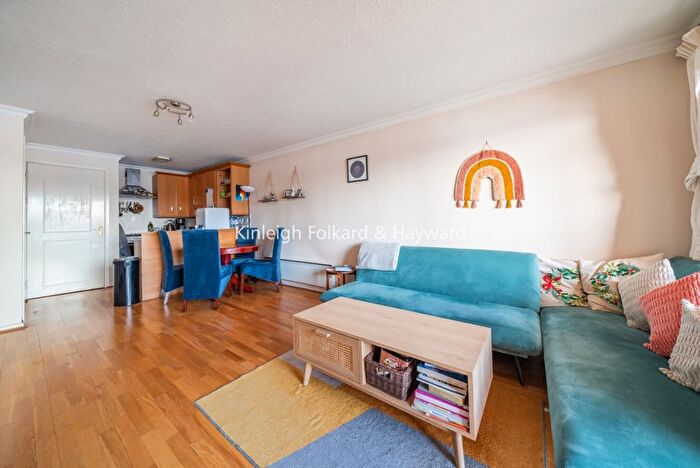 1 Bedroom Flat To Rent In Wapping High Street, London, E1W