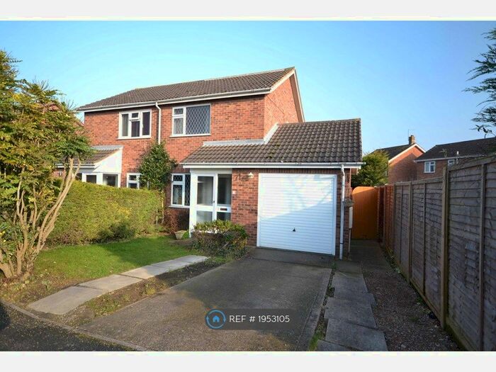 2 Bedroom Semi-Detached House To Rent In Willow Road, Stamford, Lincs, PE9