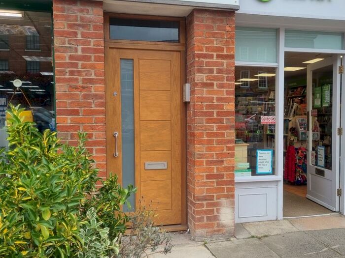 2 Bedroom Flat To Rent In High Street, Marlborough, SN8