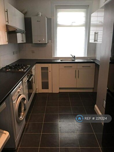 2 Bedroom Flat To Rent In Ingatestone Road, London, SE25