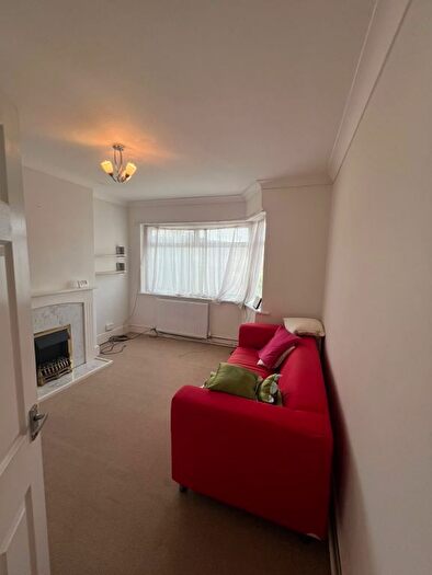 2 Bedroom Flat To Rent In St Marks Avenue, Dartford, DA11