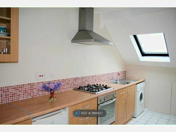 1 Bedroom Semi-Detached House To Rent In Silverdale, London, SE26