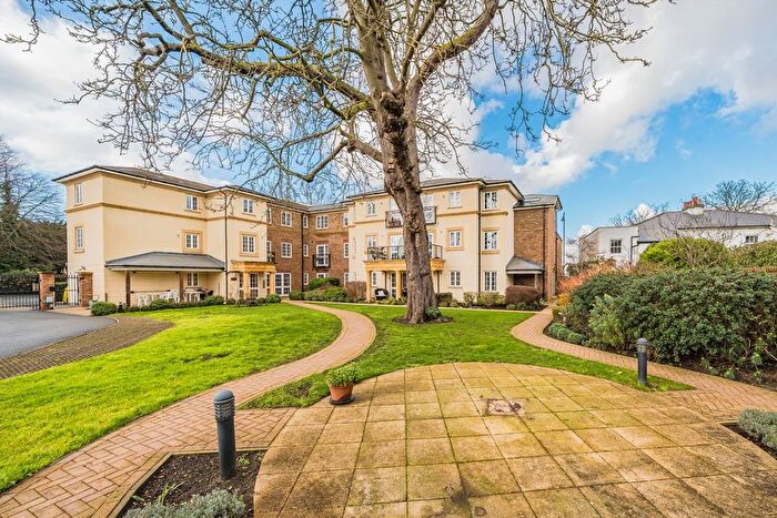 1 Bedroom Flat For Sale In Popes Avenue, Twickenham, TW2