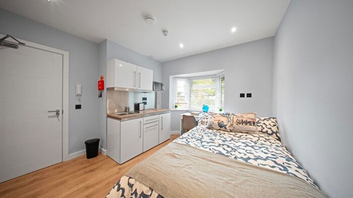 Studio To Rent In Long Drive, Acton, W3