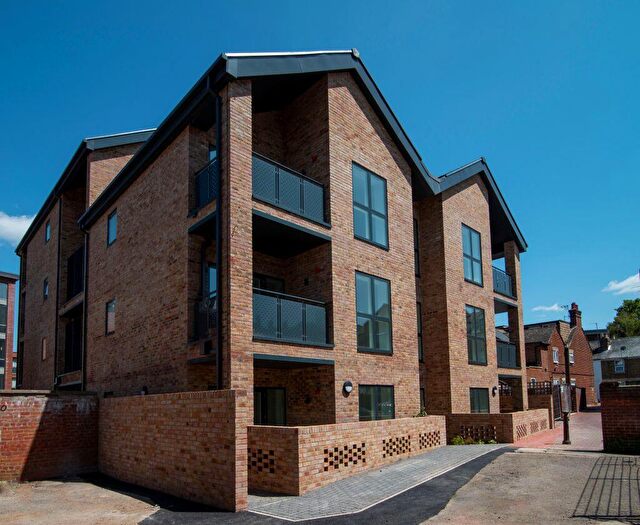 2 Bedroom Apartment For Sale In Alto, Oxford, OX4