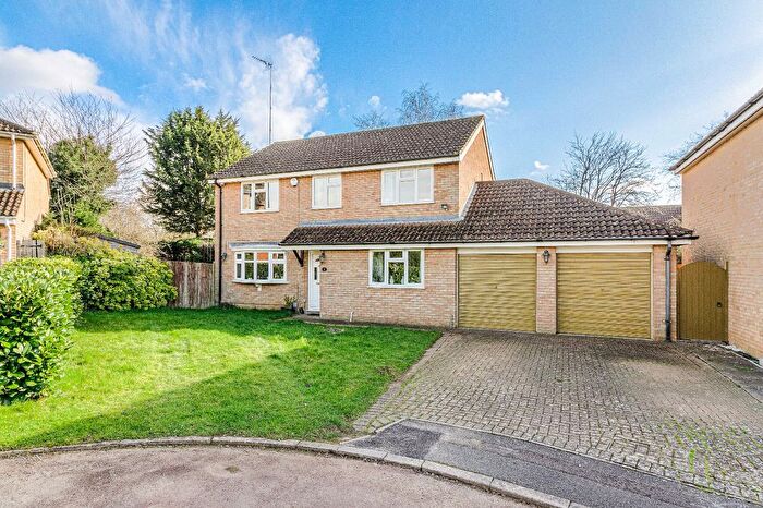 4 Bedroom Detached House For Sale In Fienesgate, Northampton, NN4