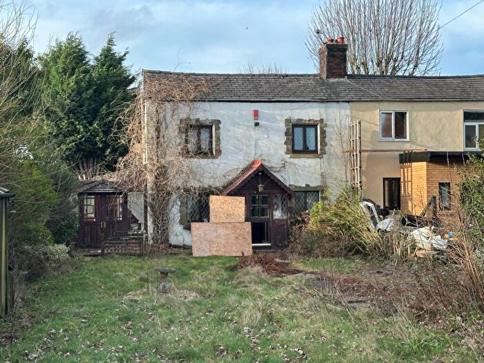 2 Bedroom Semi-Detached House For Sale In Medway Drive, Kearsley, Bolton, Lancashire, BL4