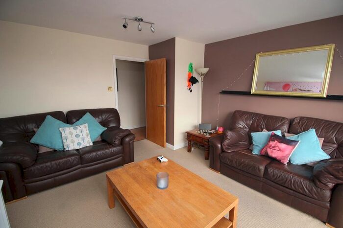 2 Bedroom Flat To Rent In Mariners Wharf, Quayside, Newcastle Upon Tyne, NE1