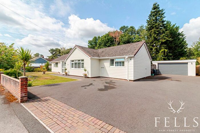 4 Bedroom Detached House For Sale In Webbs Close, Ashley Heath, BH24