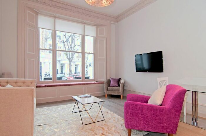 2 Bedroom Flat To Rent In Linden Gardens, Notting Hill, W2