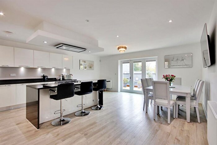 4 Bedroom Detached House For Sale In Burton Avenue, Leigh, Tonbridge, TN11