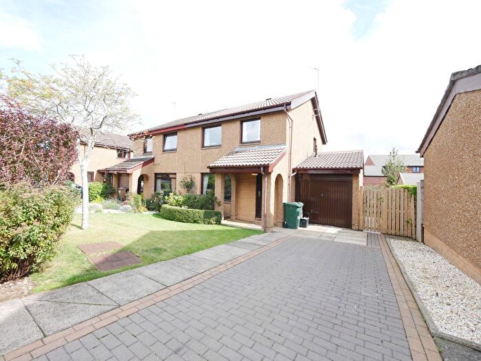 3 Bedroom Semi-detached House To Rent In Candlemaker`S Park, Gilmerton, Edinburgh, EH17
