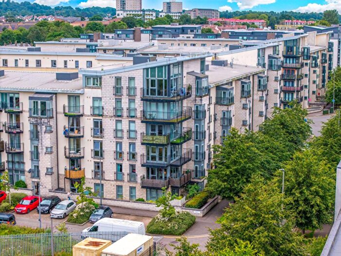 3 Bedroom Flat For Sale In Waterfront Park, Edinburgh, EH5