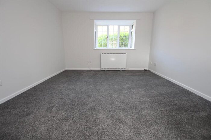 1 Bedroom Apartment To Rent In Frobisher Road, Erith, Kent, DA8