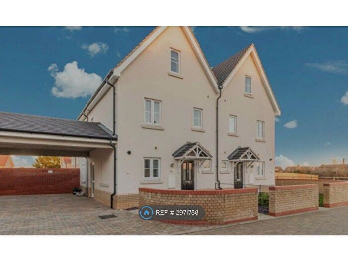 4 Bedroom Semi-Detached House To Rent In Heathland Avenue, Colchester, CO5