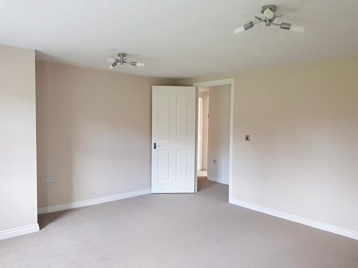 2 Bedroom Flat To Rent In Palmerston Road Ilkeston, DE7