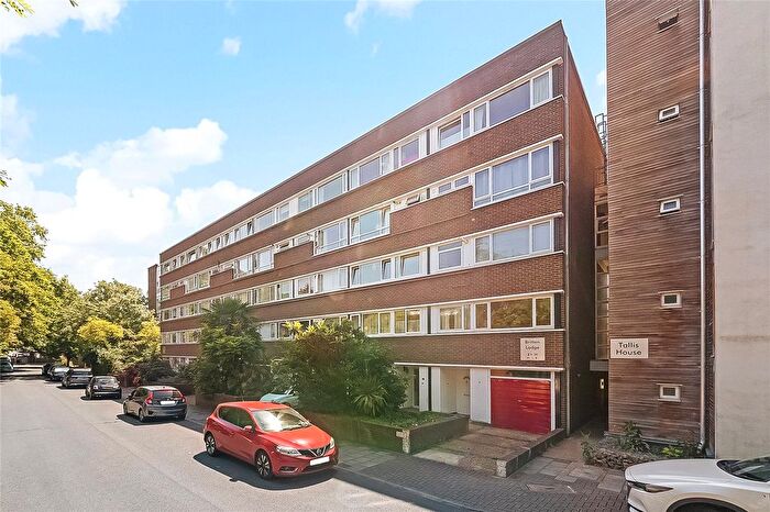 2 Bedroom Flat For Sale In Britten Lodge, Fair Acres, Bromley, Kent, BR2
