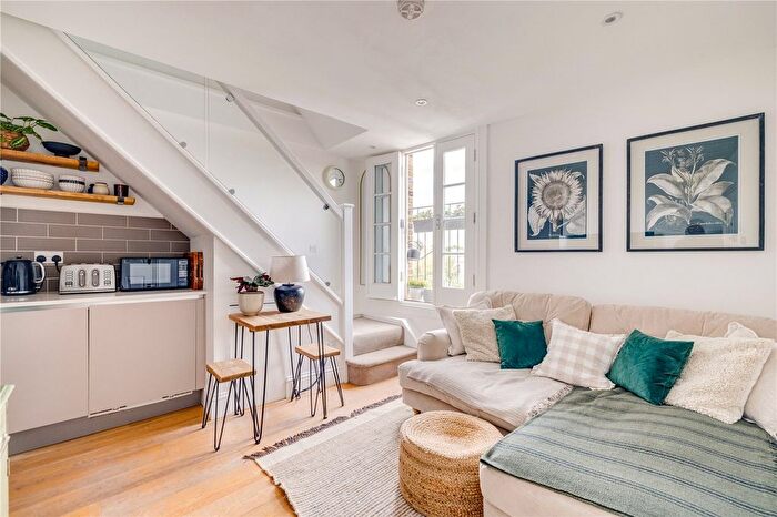 1 Bedroom Terraced House For Sale In Parsons Green Lane, London, SW6