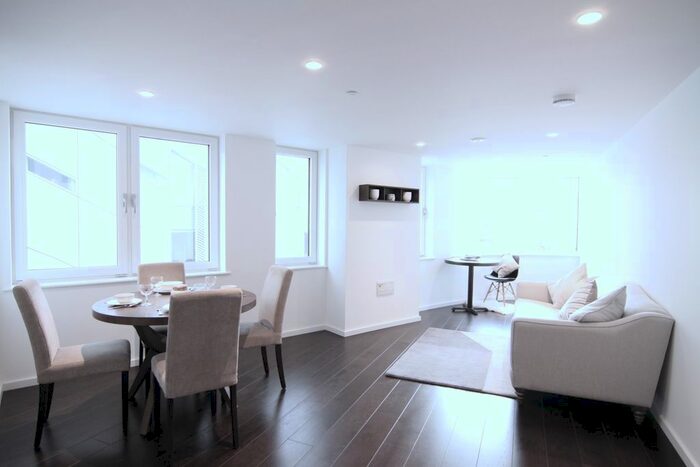 2 Bedroom Flat To Rent In Eagle Point, City Road, London, EC1V