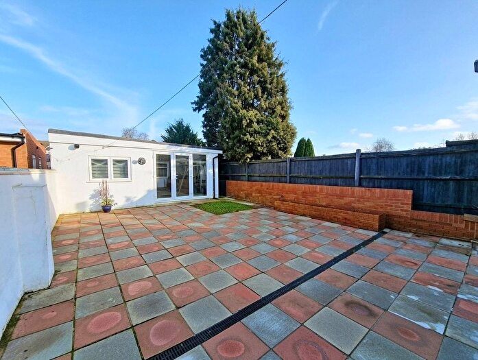 3 Bedroom Bungalow For Sale In Pinkwell Avenue, Hayes, UB3
