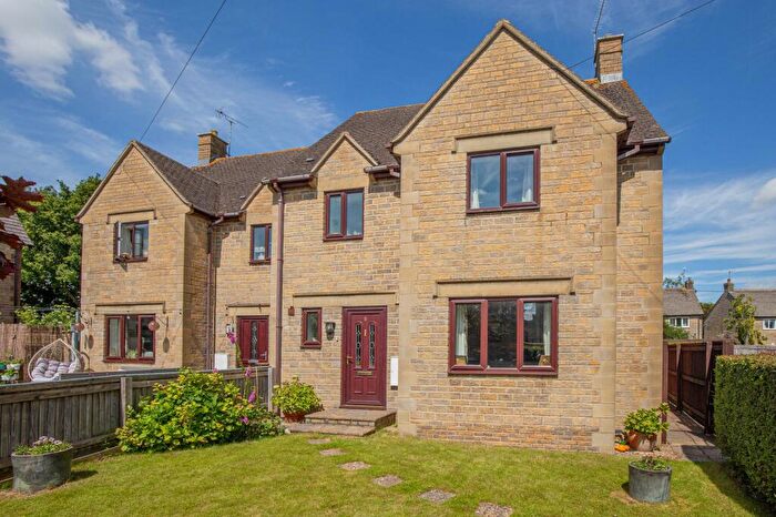 3 Bedroom Semi-Detached House For Sale In Hornbury Close, Minety, SN16