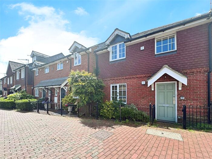 1 Bedroom Flat To Rent In Robert Doe Place High Street, Rusthall, Tunbridge Wells, Kent, TN4