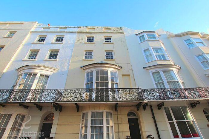1 Bedroom Flat To Rent In Bloomsbury Place, Brighton, BN2