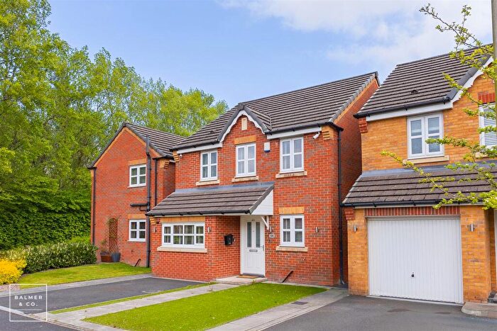 3 Bedroom Detached House For Sale In Thorncroft Avenue, Astley, M29
