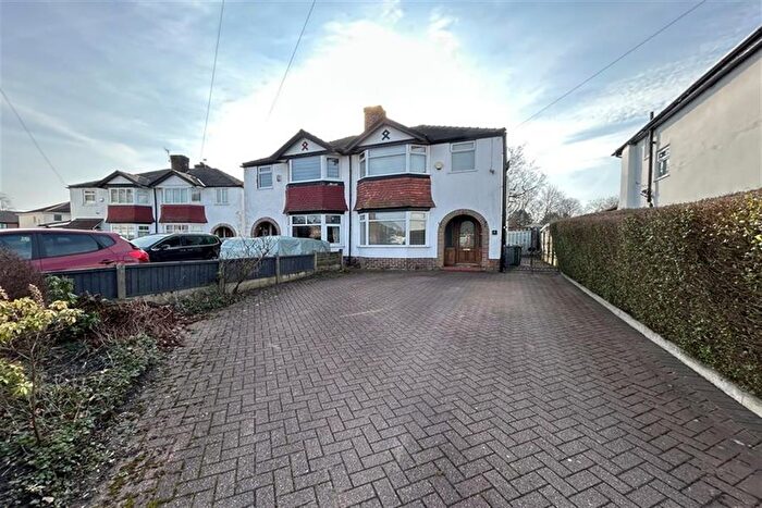 3 Bedroom Semi-detached House For Sale In Warwick Drive, Sale, M33