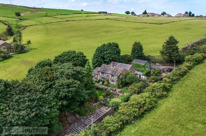 4 Bedroom Detached House For Sale In Knarr Barn Lane, Dobcross, Saddleworth, OL3