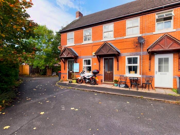 1 Bedroom Flat For Sale In Stonebridge Close, Aqueduct, Telford, Shropshire., TF4