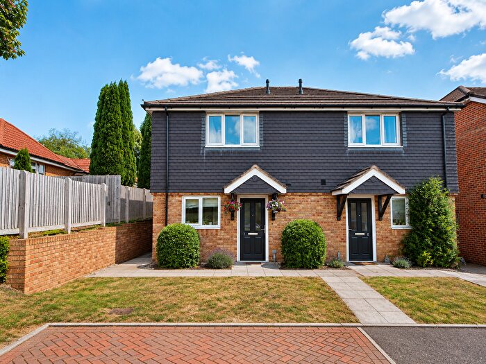 2 Bedroom Property For Sale In Collins Road, Catherington, PO8