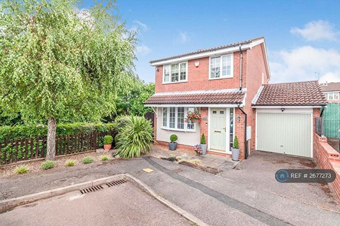 3 Bedroom Detached House To Rent In Rochford Drive, Luton, LU2