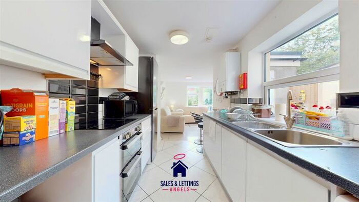 5 Bedroom Property To Rent In May Street, Cathays, Cardiff, CF24