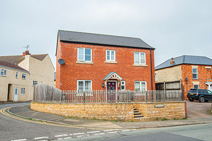 3 Bedroom Detached House For Sale In Station Road, Irthlingborough, NN9