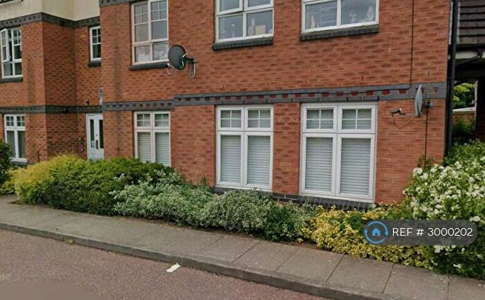2 Bedroom Flat To Rent In Westwood Drive, Birmingham, B45