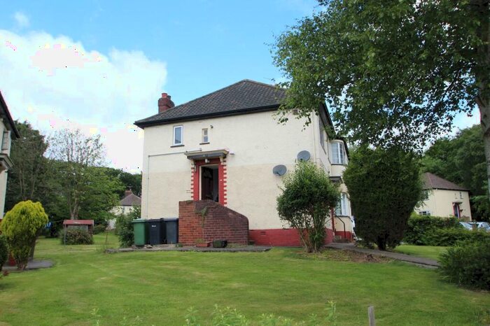 2 Bedroom Flat To Rent In Otterburn Gardens, Leeds, West Yorkshire, Uk, LS16