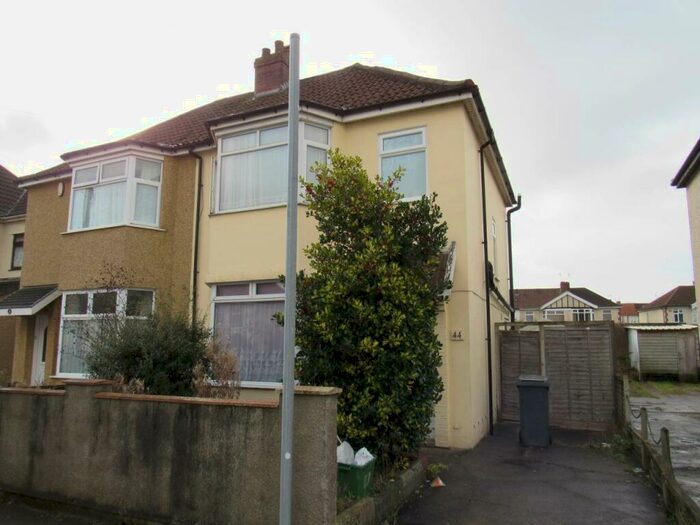 4 Bedroom Semi-Detached House To Rent In Wades Road, Filton, Bristol, BS34