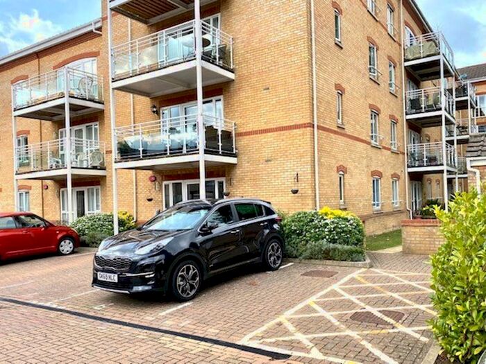 2 Bedroom Flat To Rent In Tonbridge Road, Maidstone ME16