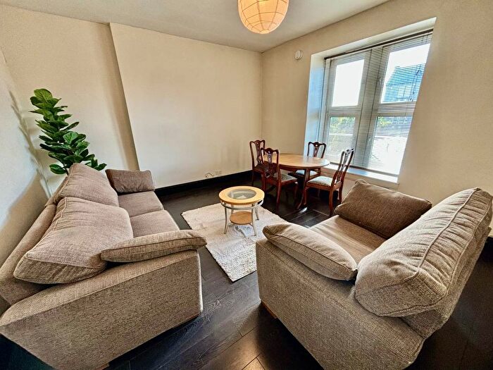 2 Bedroom Flat To Rent In Baffin Street, Dundee, DD4