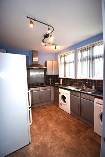 3 Bedroom Detached House To Rent In Dagenham, RM8