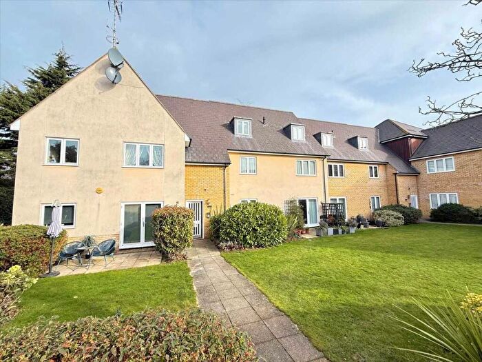 2 Bedroom Apartment To Rent In Westcliff On Sea, SS0