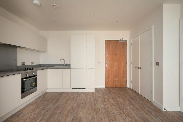 2 Bedroom Flat To Rent In Dock Road, Chatham, ME4