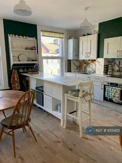 2 Bedroom Flat To Rent In Stratford, London, E15